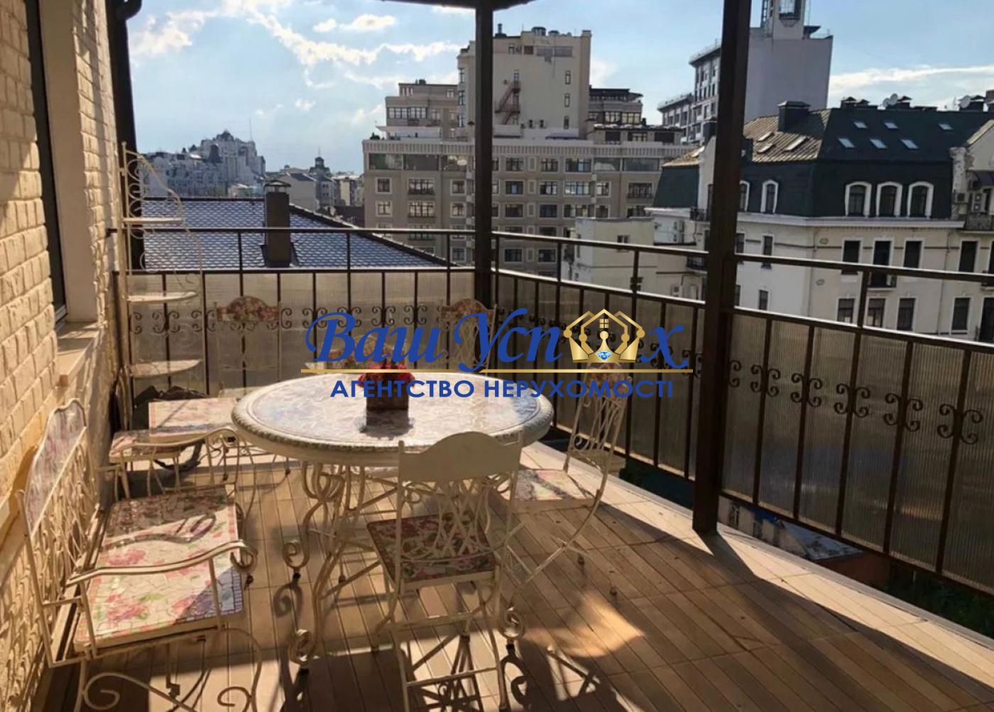 Продажа пентхауса в центре Киева.  Дом с лифтом .Крутой спуск 5