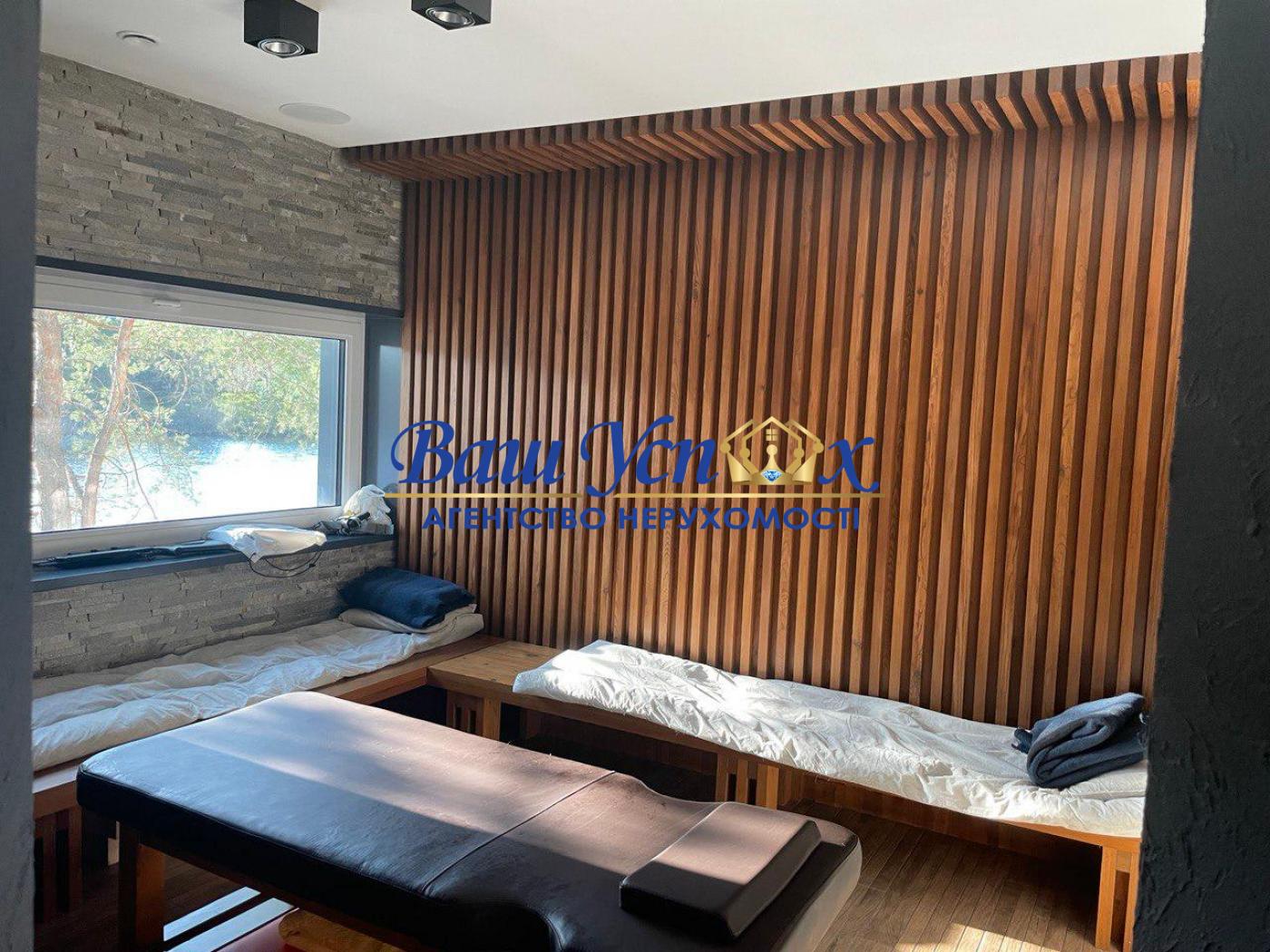 Оренда современного дома с выходом на реку .  КГ Riviera Village