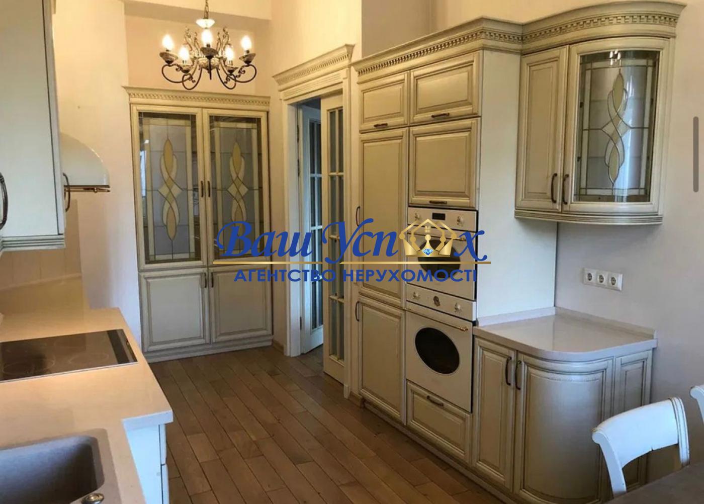 Продажа пентхауса в центре Киева.  Дом с лифтом .Крутой спуск 5