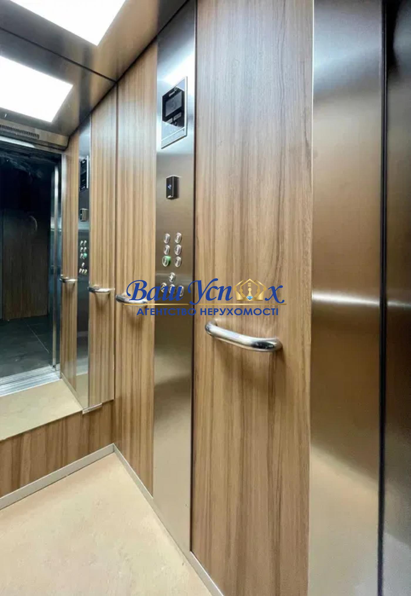 Продажа 2 ком  в клубном доме на Печерске.  Мичурина 19-Б