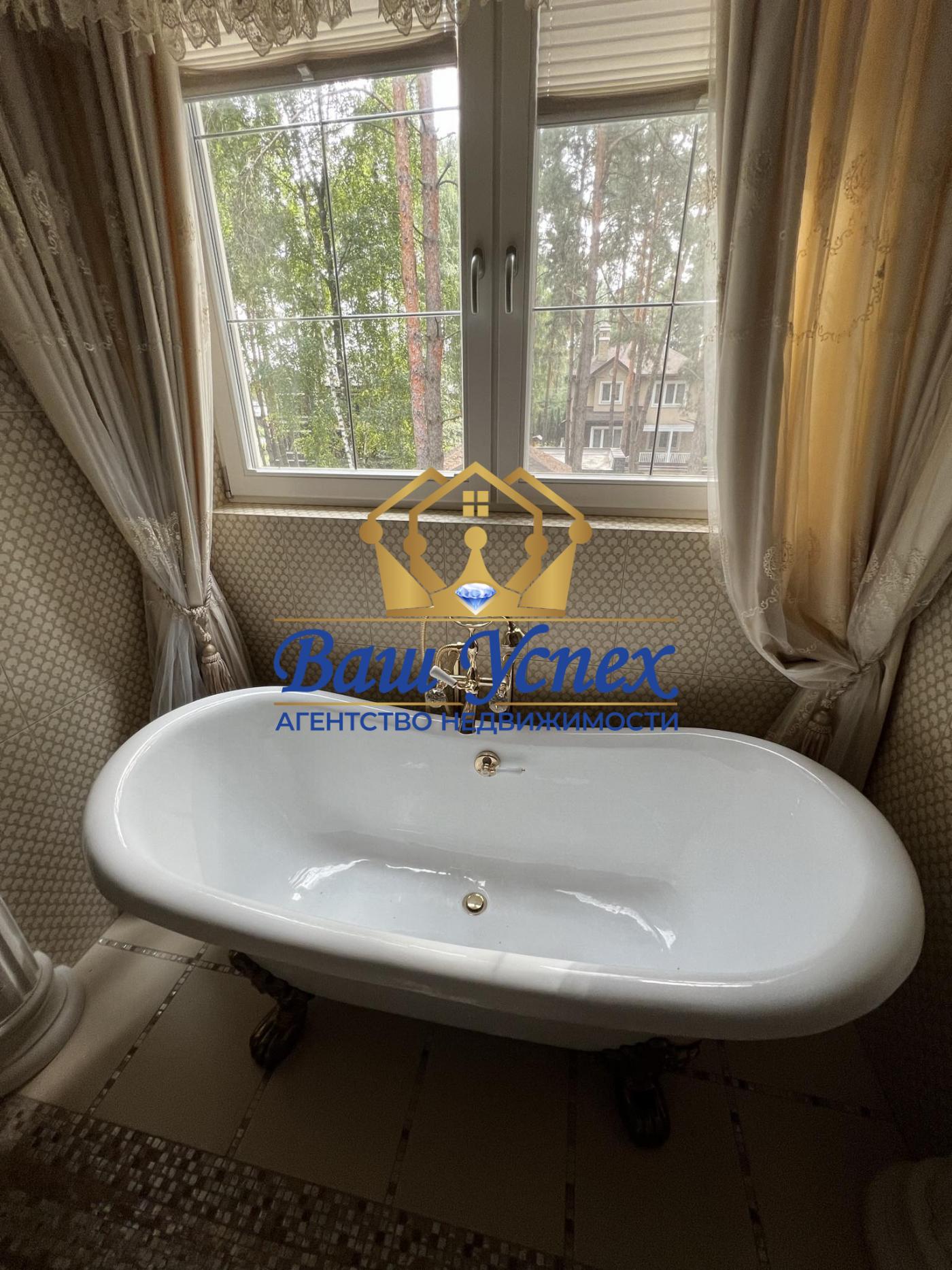 Продажа дома в лесу в городке Riviera Village.Городок выход на воду