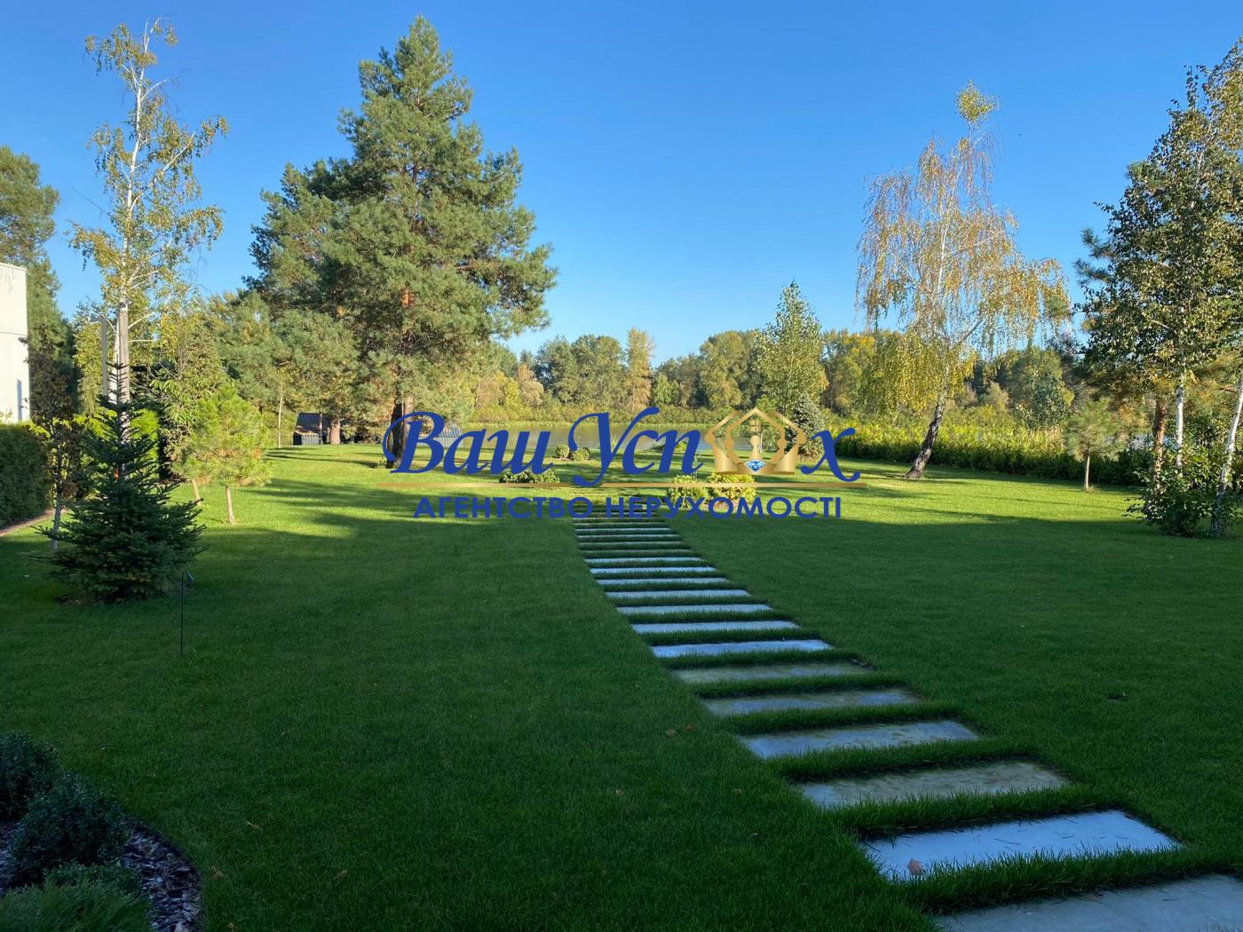 Оренда будинка з виходом на рiчку.село Лебедевка. КГ Riviera Village
