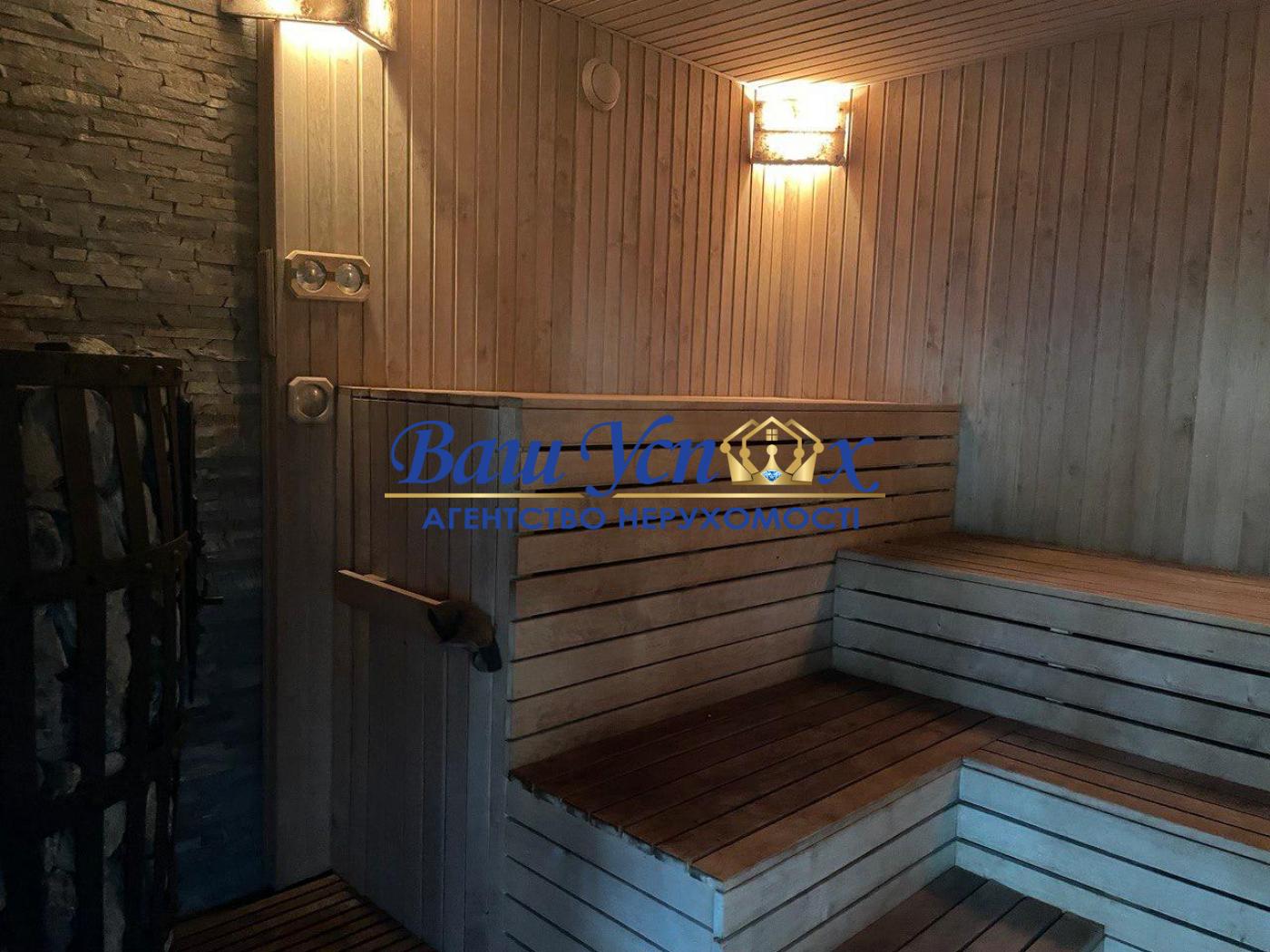 Оренда современного дома с выходом на реку .  КГ Riviera Village