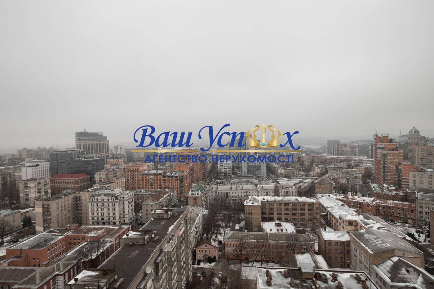Продаж 4 ком с ремонтом Панаса Мирного 17 . Центр