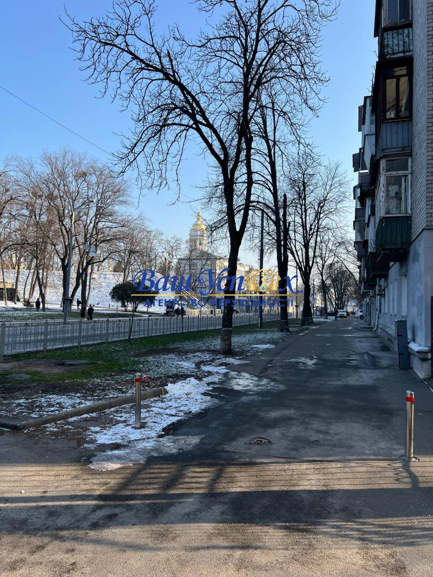Продаж офісу, вул. Лаврська,  поруч Києво-Печерська Лавра,Печерськ