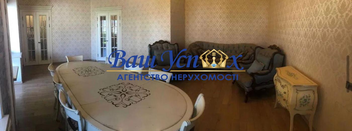 Оренда  4 ком в центре, вул. Крутой спуск 5 , Центр Киева.