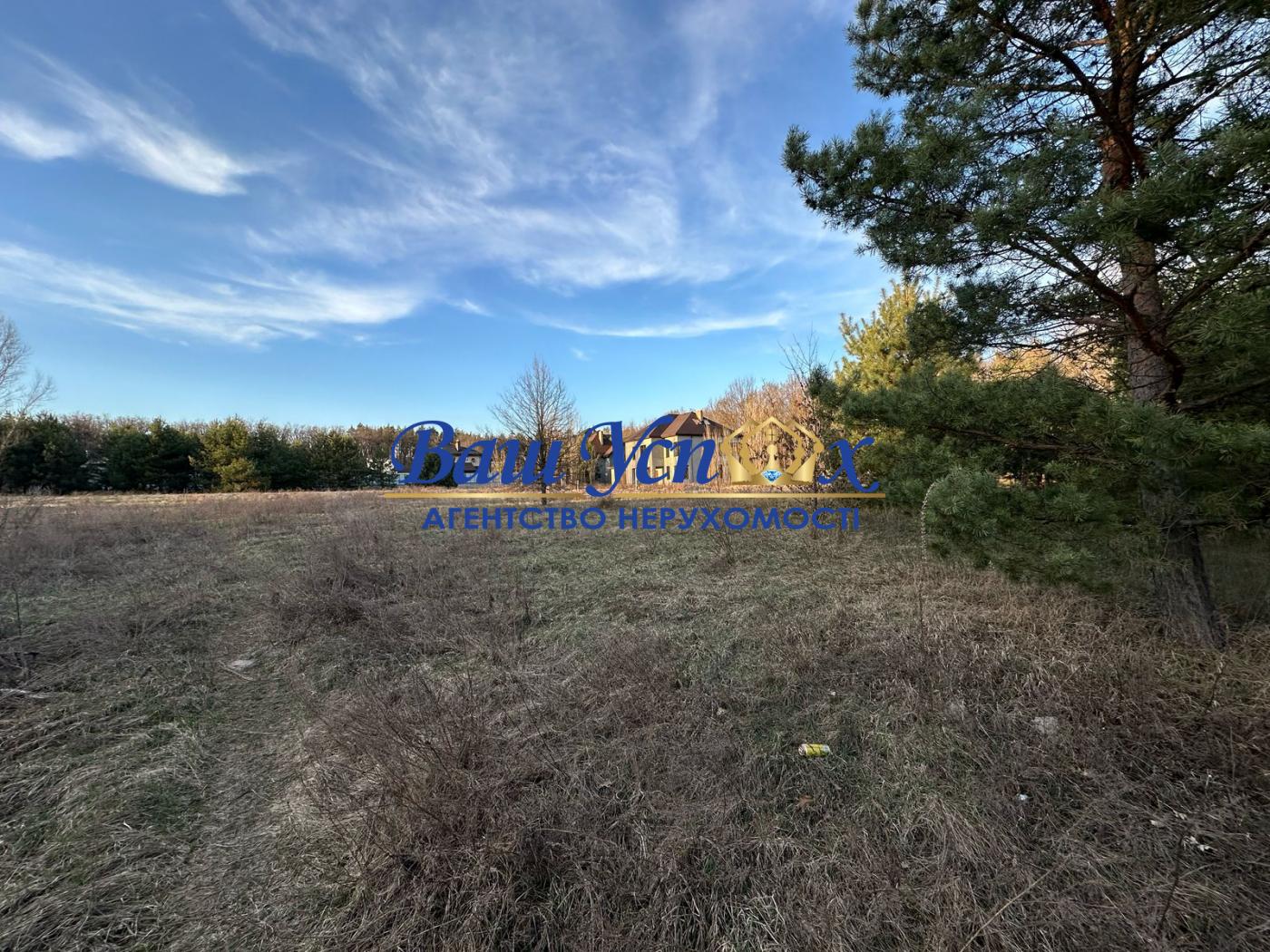 Продаж  Землi під інд. будівництво у miстечку . село Круглик.
