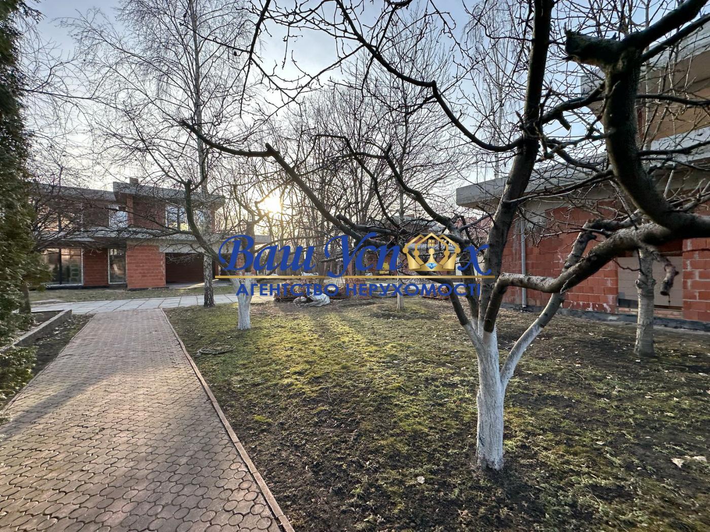 Продаж будинка з виходом на реку в городке. Конча-Заспа.  Дамба