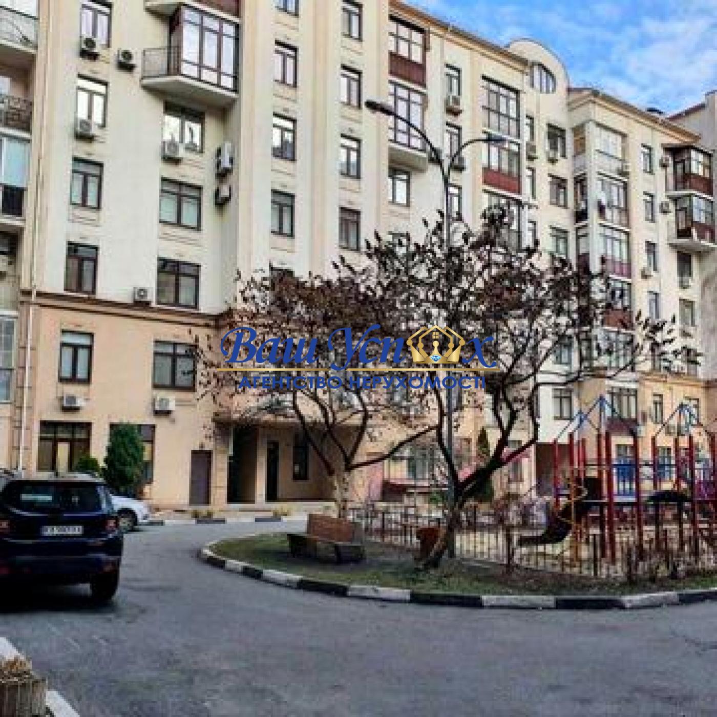 Продажа  4 комнатная  с ремонтом . Подол, ул Щекавицкая 30-39