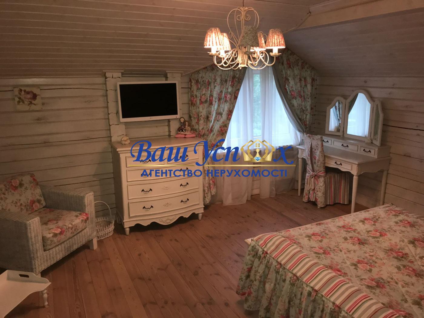 Продаж будинка с ремонтом . село Малютянка. Деревянный дом.