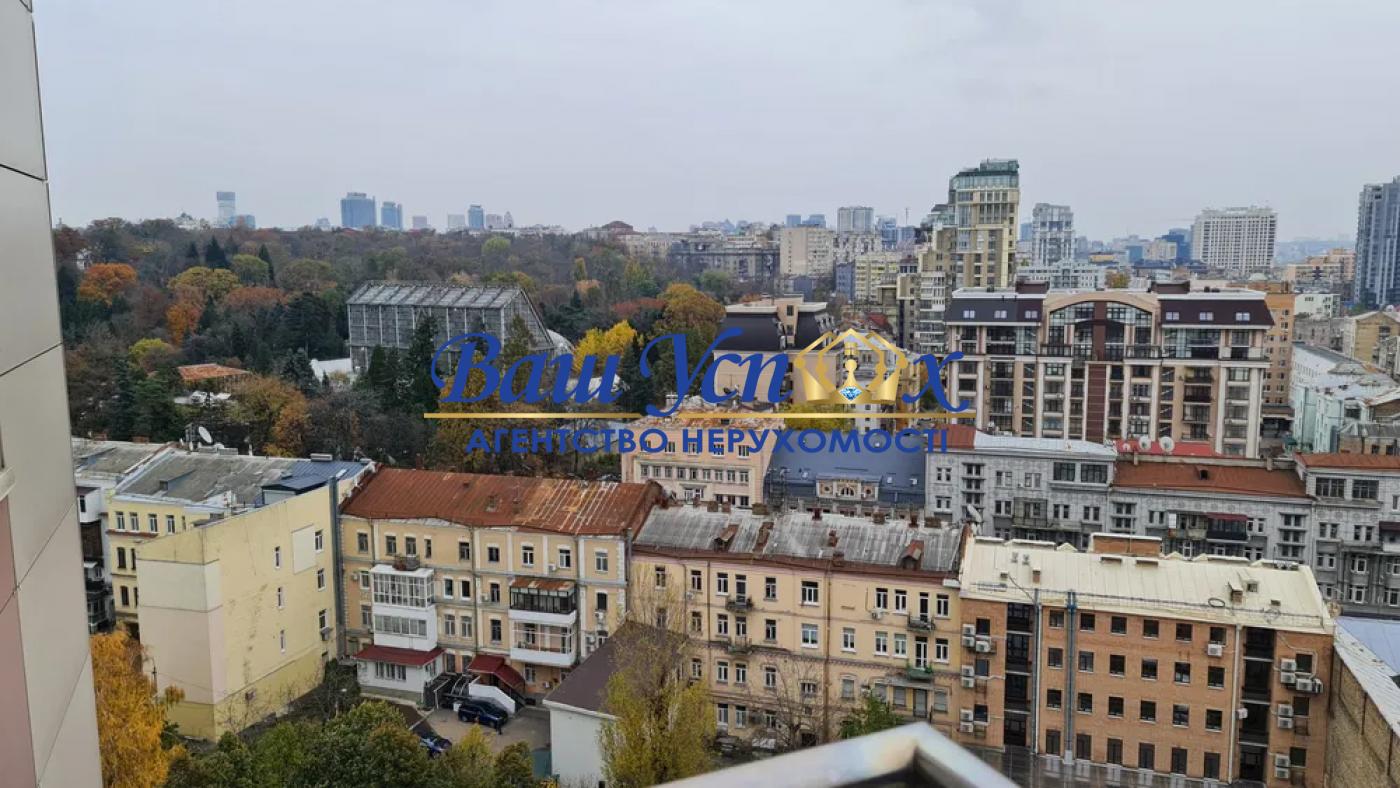 Продаж 3 ком  бул. Шевченко Тараса 27 б  , Центр, Киев. Бот сад