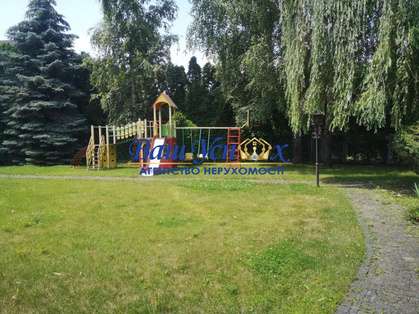 Оренда будинку з виходом на річку в КМ Золоті Ворота. Конча-Заспа.