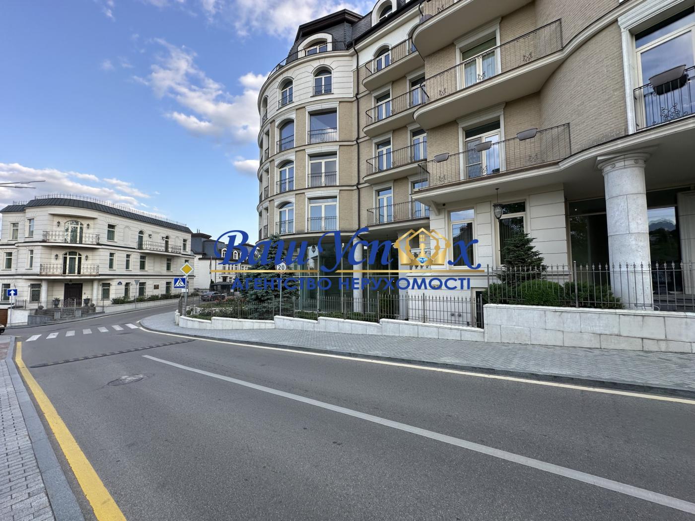 Продажа квартиры с террасой .ЖК Renaissance Residence. Бот сад
