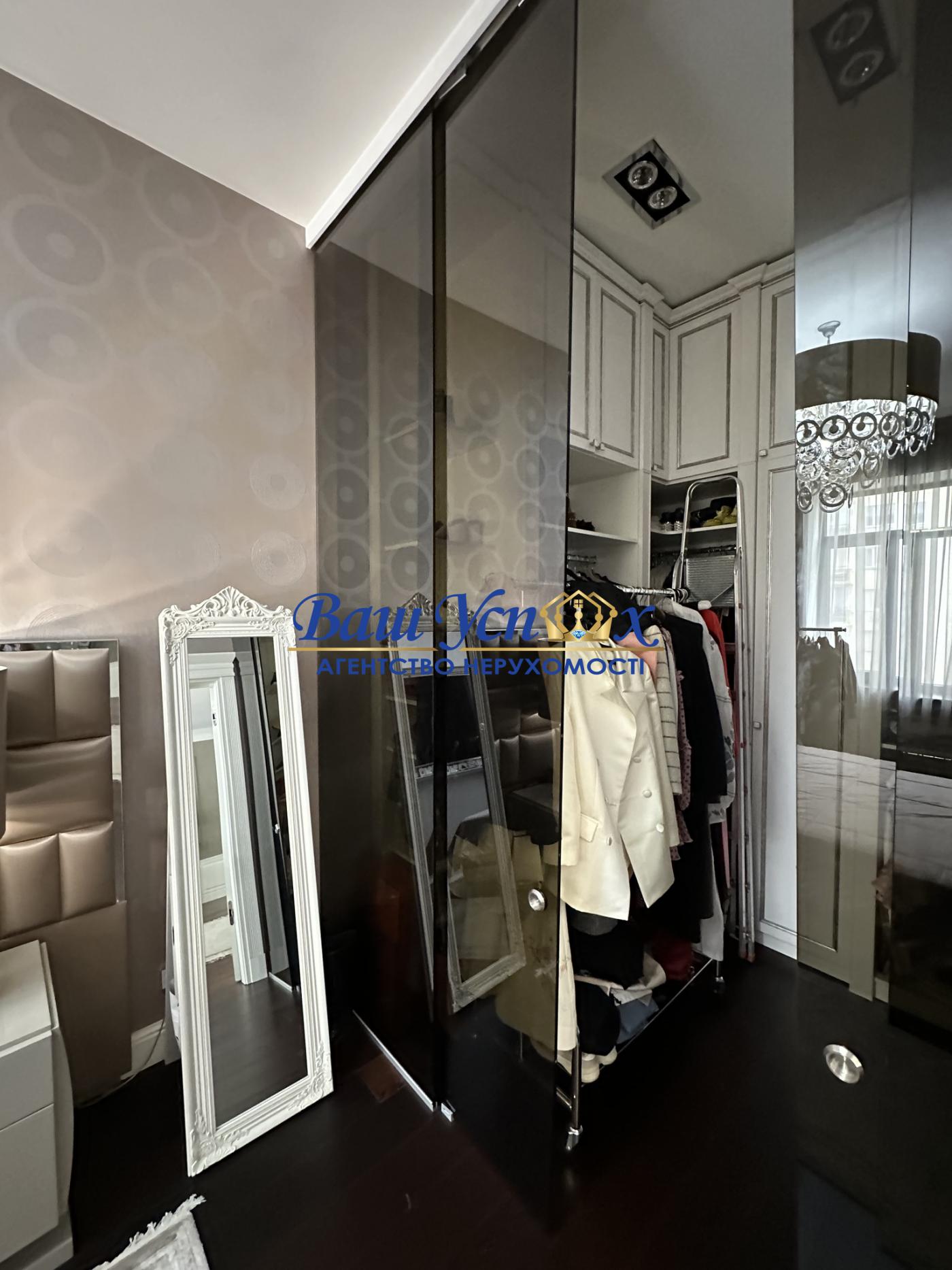 Продажа 5 ком квартиры в центре Киева.  Олимпийский стадион