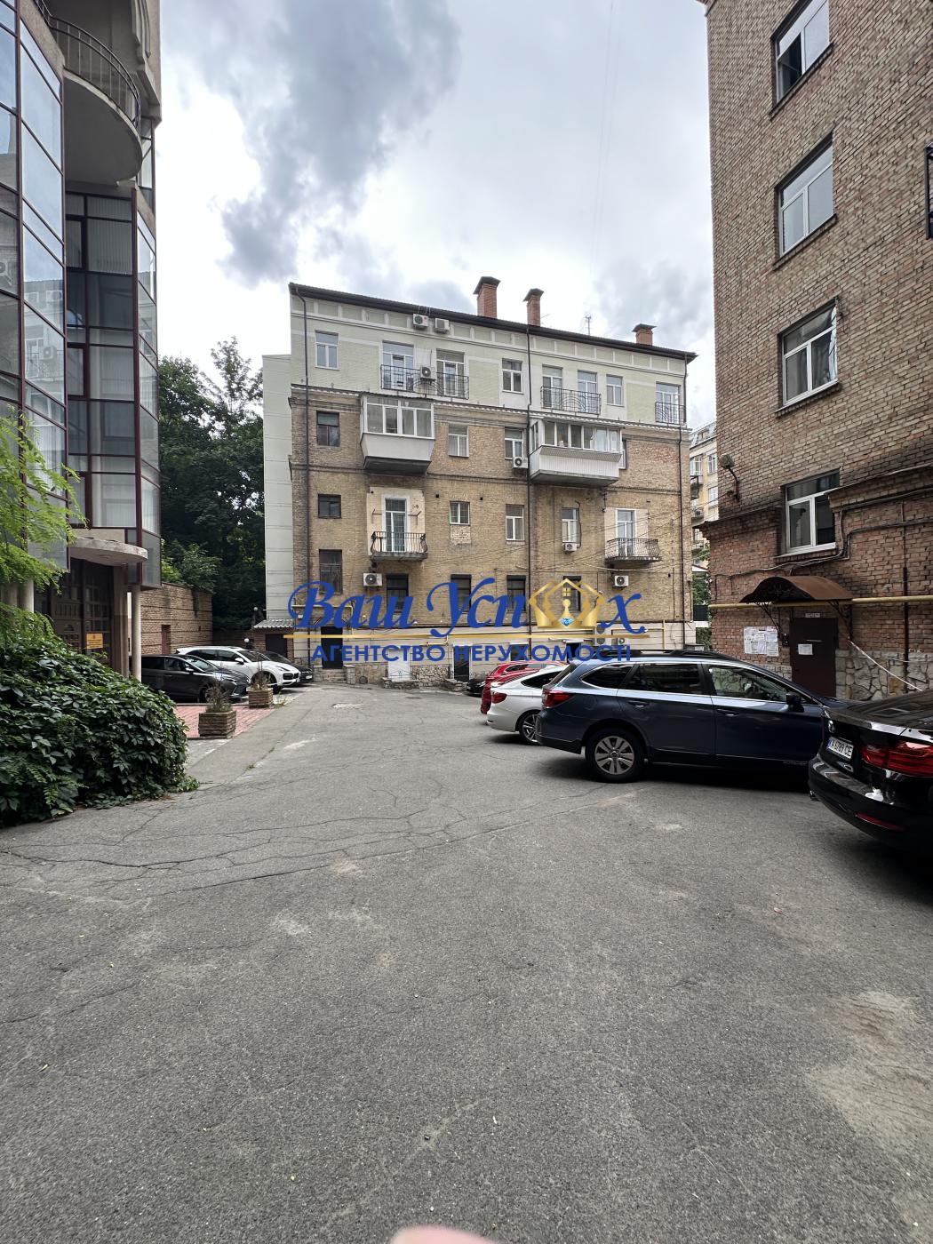 Продажа отдельно стоящего здания в центре Киева. Крещатик