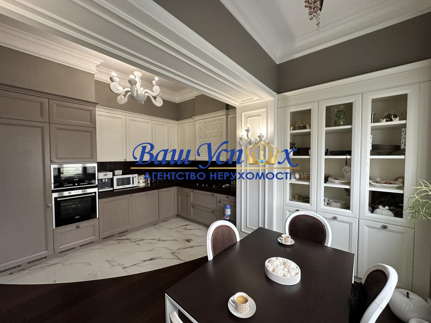 Продажа 5 ком квартиры в центре Киева.  Олимпийский стадион