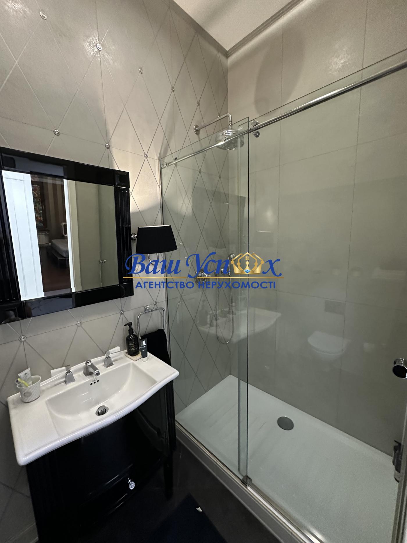Продажа 5 ком квартиры в центре Киева.  Олимпийский стадион