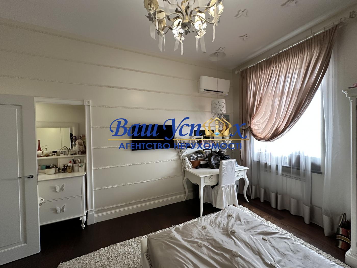 Продажа 5 ком квартиры в центре Киева.  Олимпийский стадион