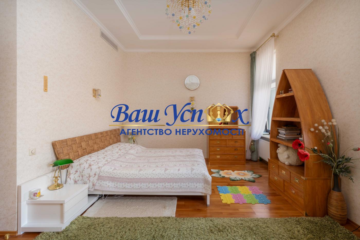 Продаж будинка  ул. Карьерная,  село Вишенки. КГ ЗОЛОЧЕ