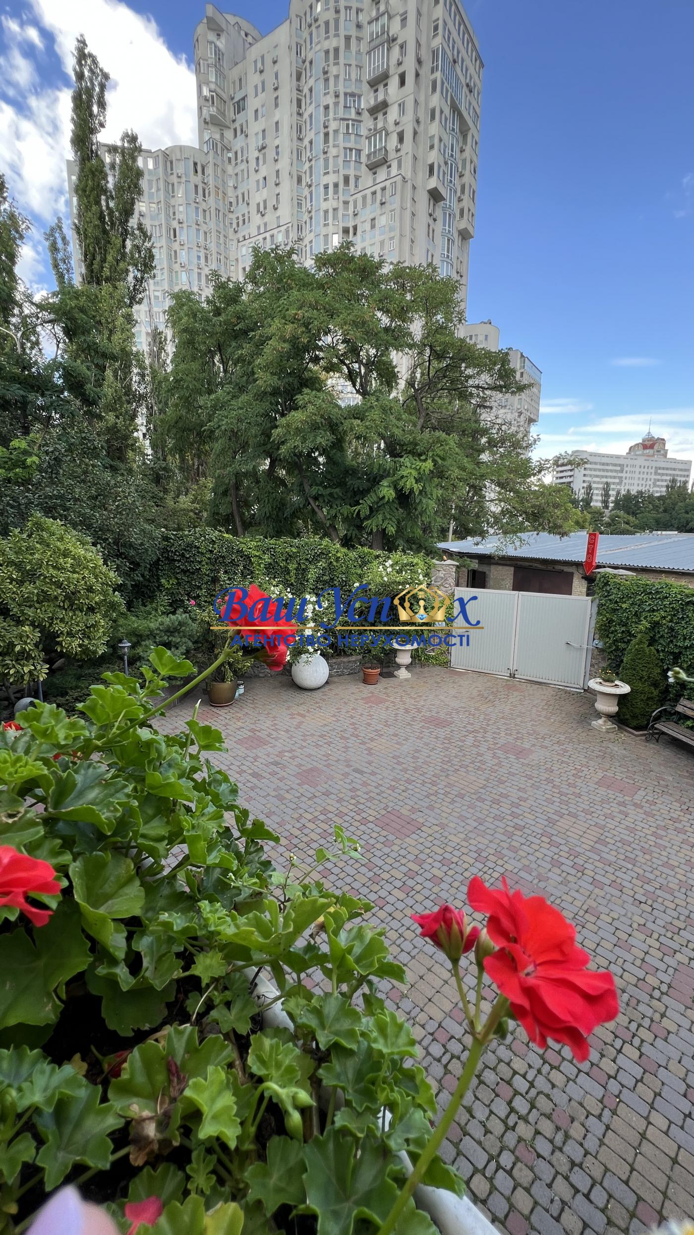 Продажа дома метро Дружбы Народов. ул. Товарная, Печерск.