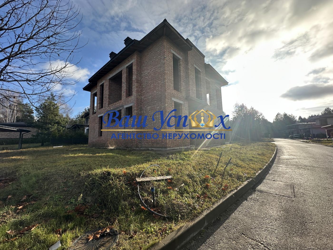 Продажа дома  КМ Green Hills   ул. Парковая, Вита-почтовая  .