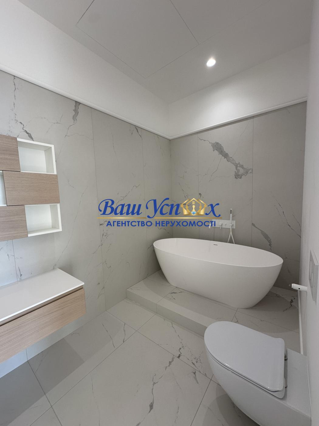Продажа 5 ком с ремонтом  в центре . ЖК  Renaissance Residence