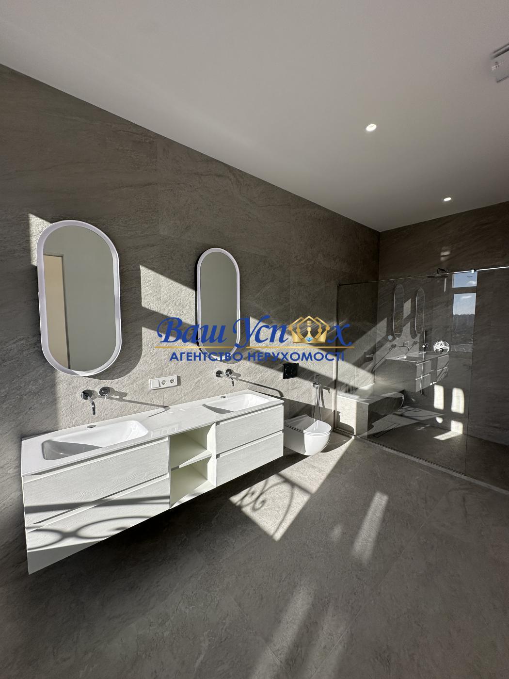 Продажа 5 ком с ремонтом  в центре . ЖК  Renaissance Residence