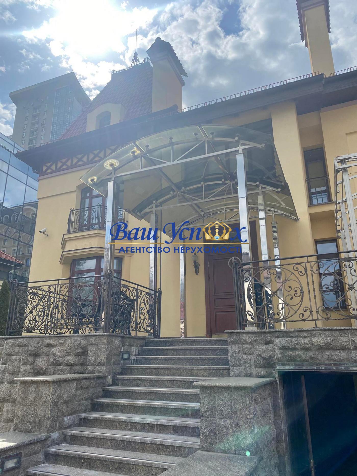 Аренда дома в центре Киева. Бот Сад. ул Добролюбова. Печерск