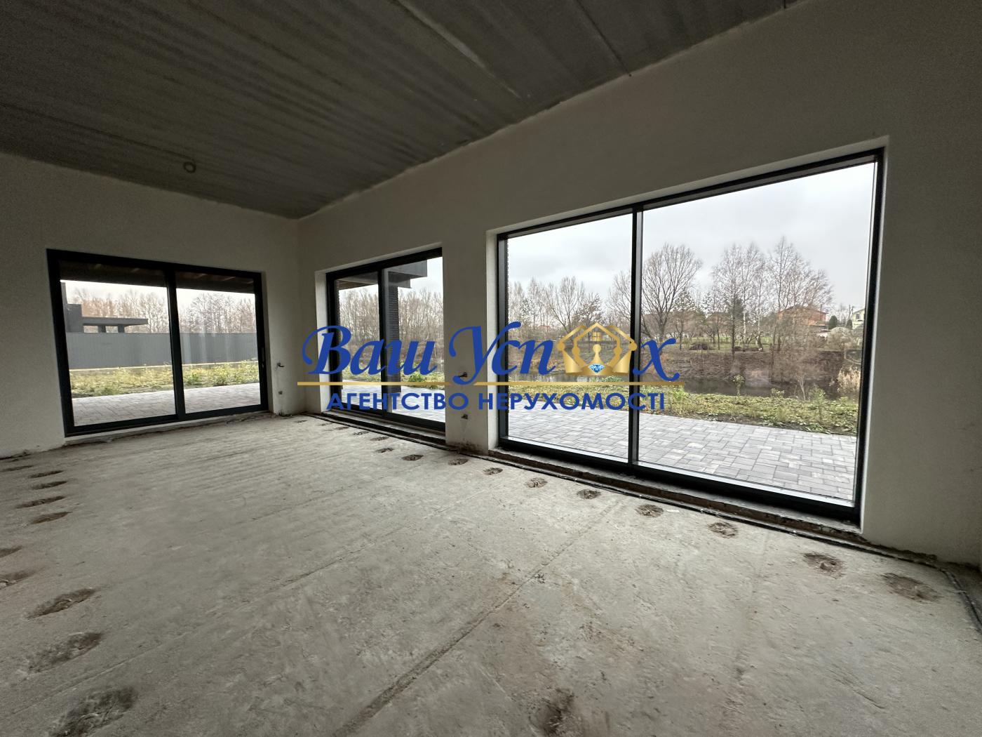 Продаж будинку з виходом на озеро у місті. село Крушинка.