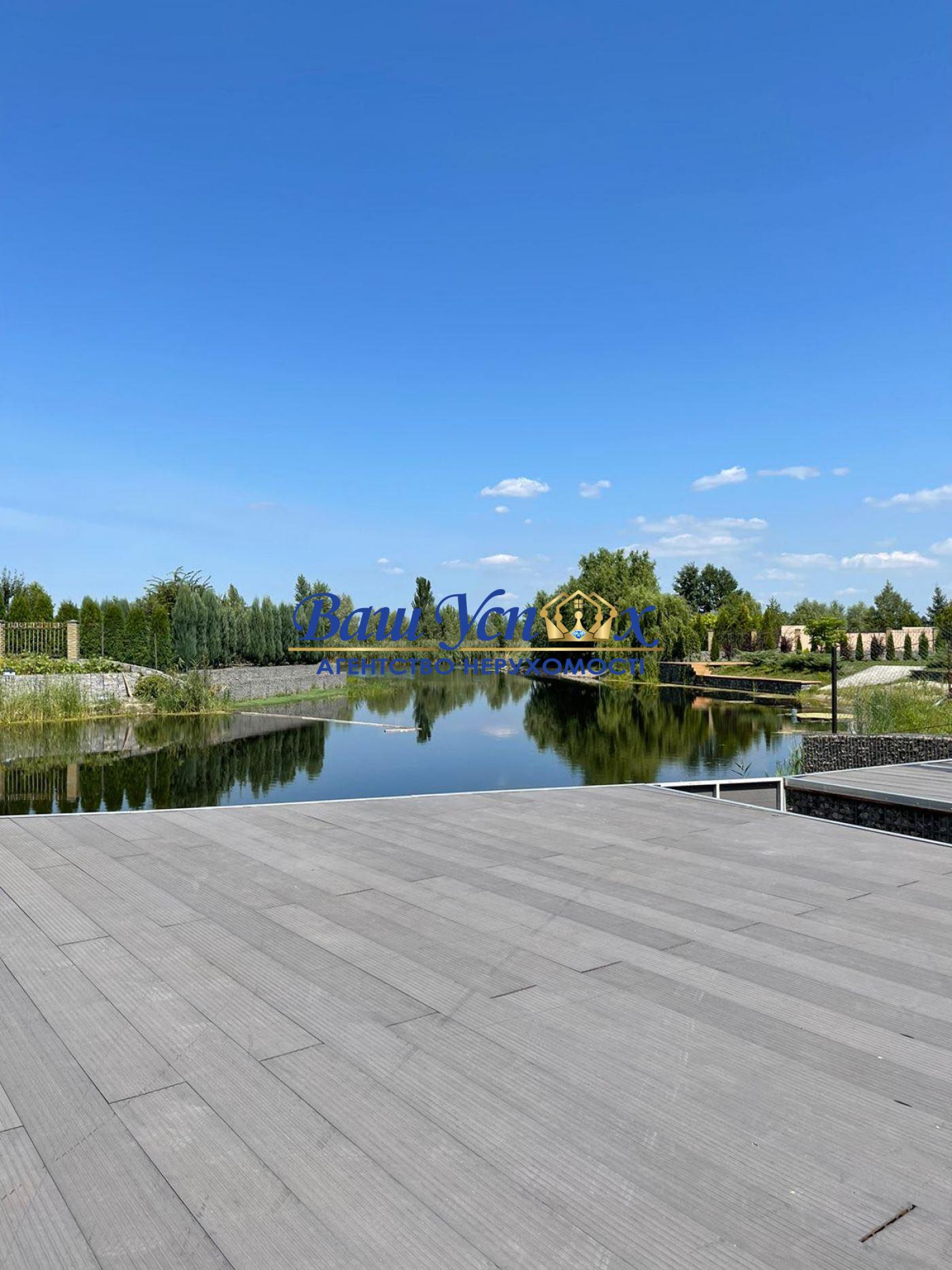 Аренда дома в городке  с выходом на реку. район Конча-Заспа.