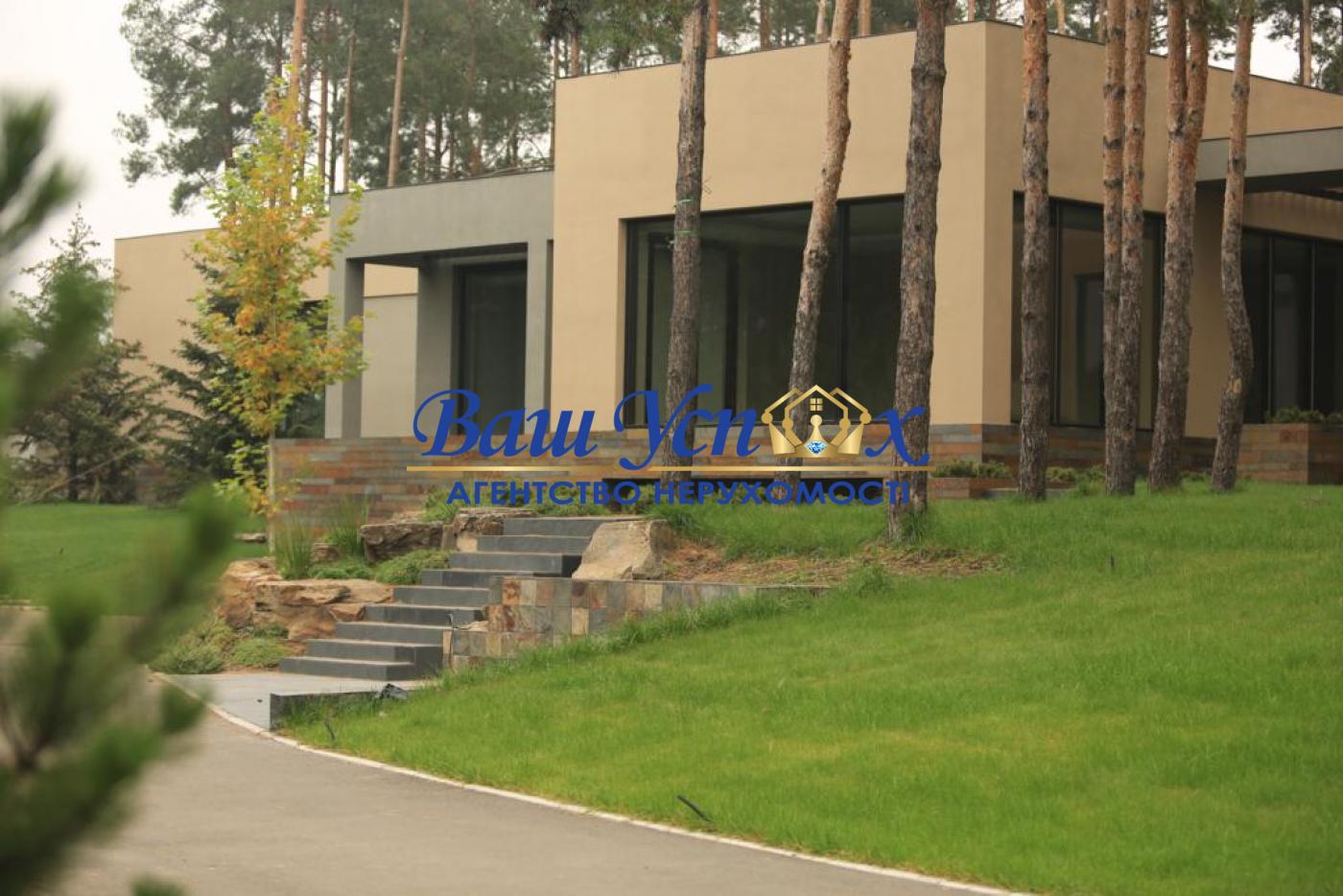 Аренда современного дома в лесу в городке, район Конча-Заспа