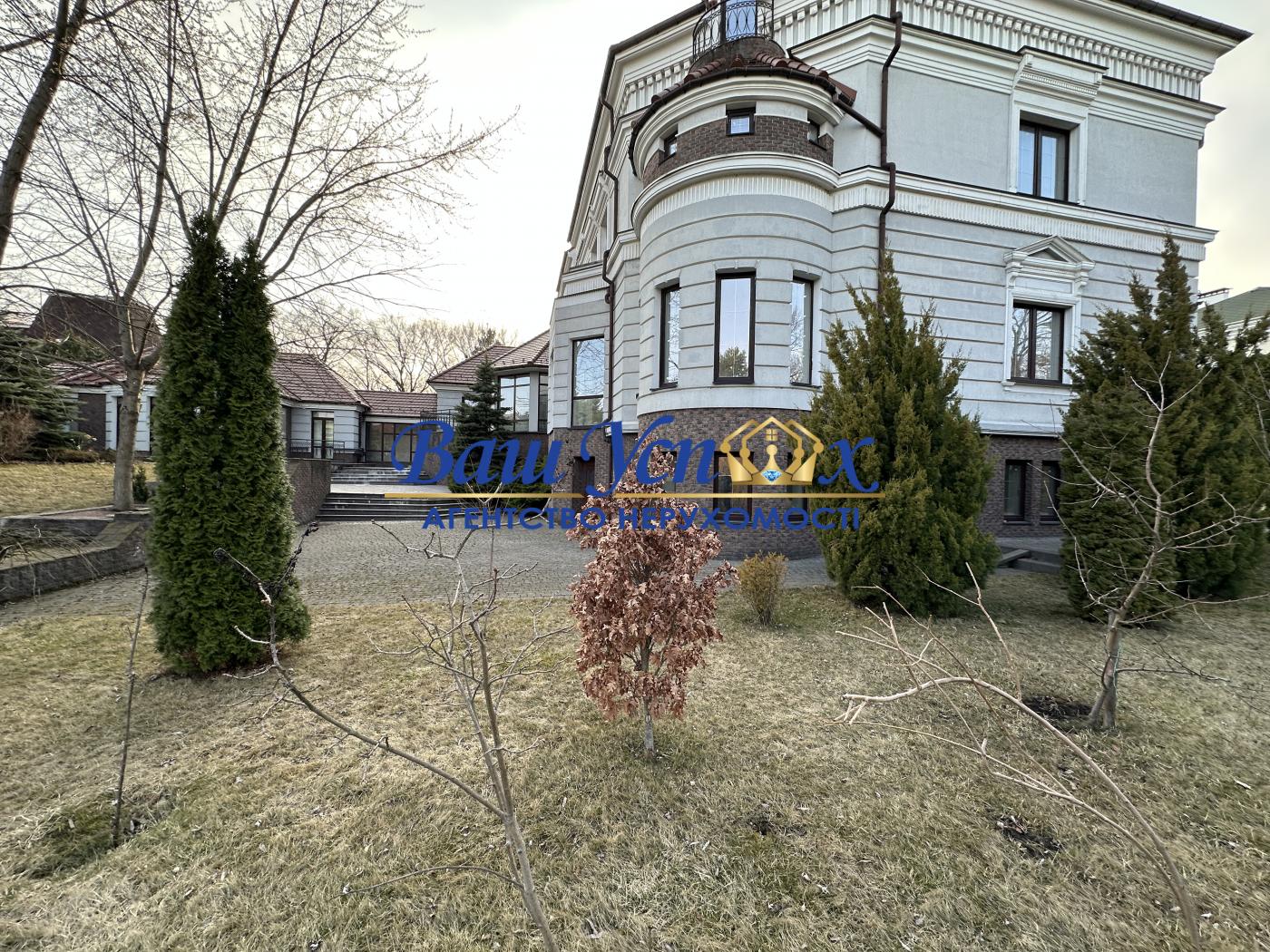 Продажа будинка з озером  Анатолия Соловьяненко, село Козин