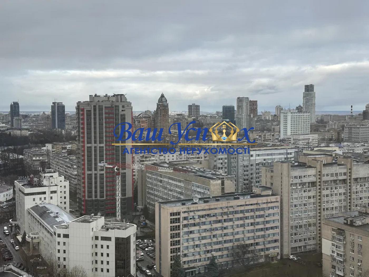 Продажа 2 ком с ремонтом  ул. Коновальца Евгения, Центр, Киев