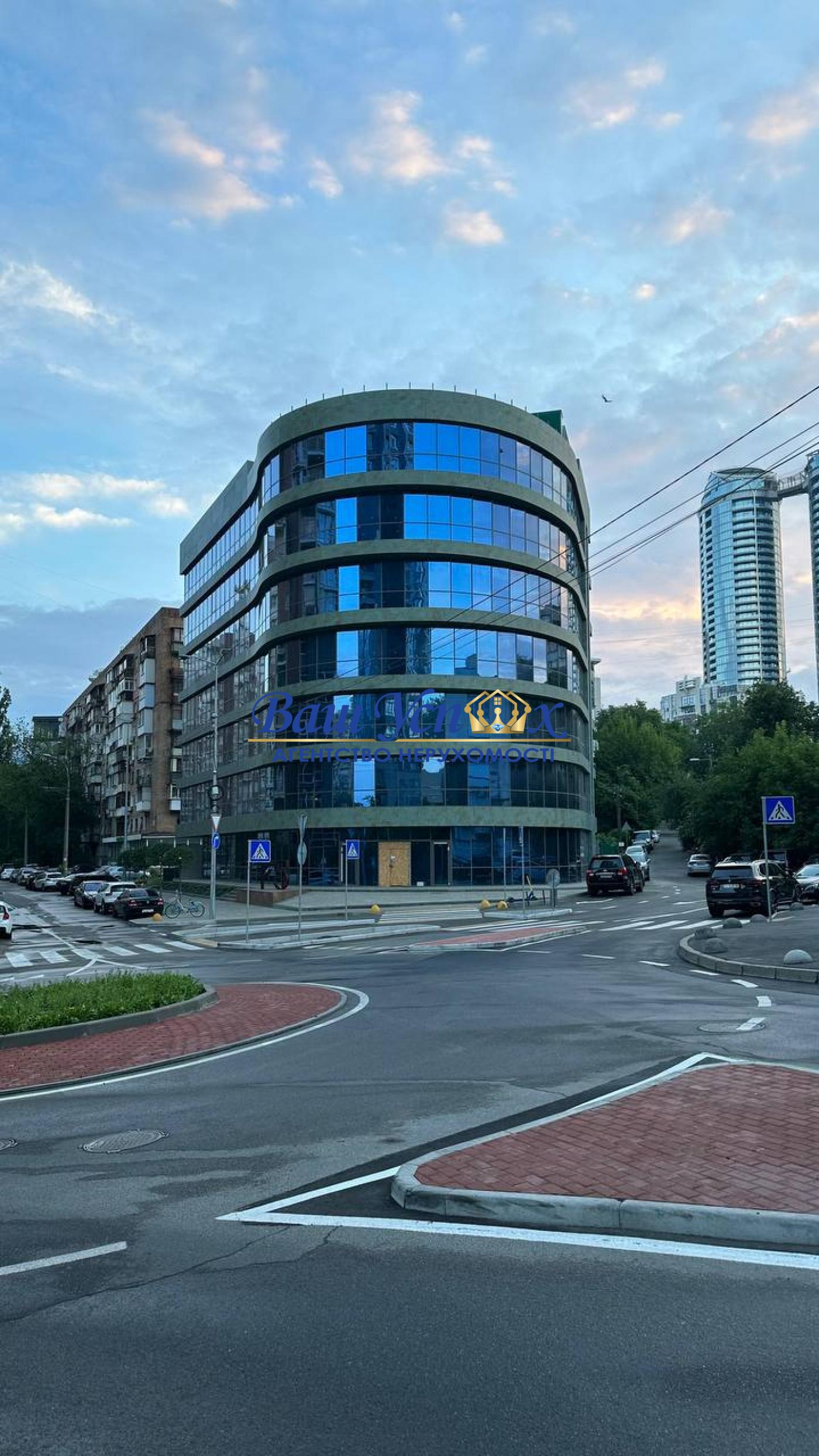 Оренда торгівельного  приміщення,  вільного призначення, Центр