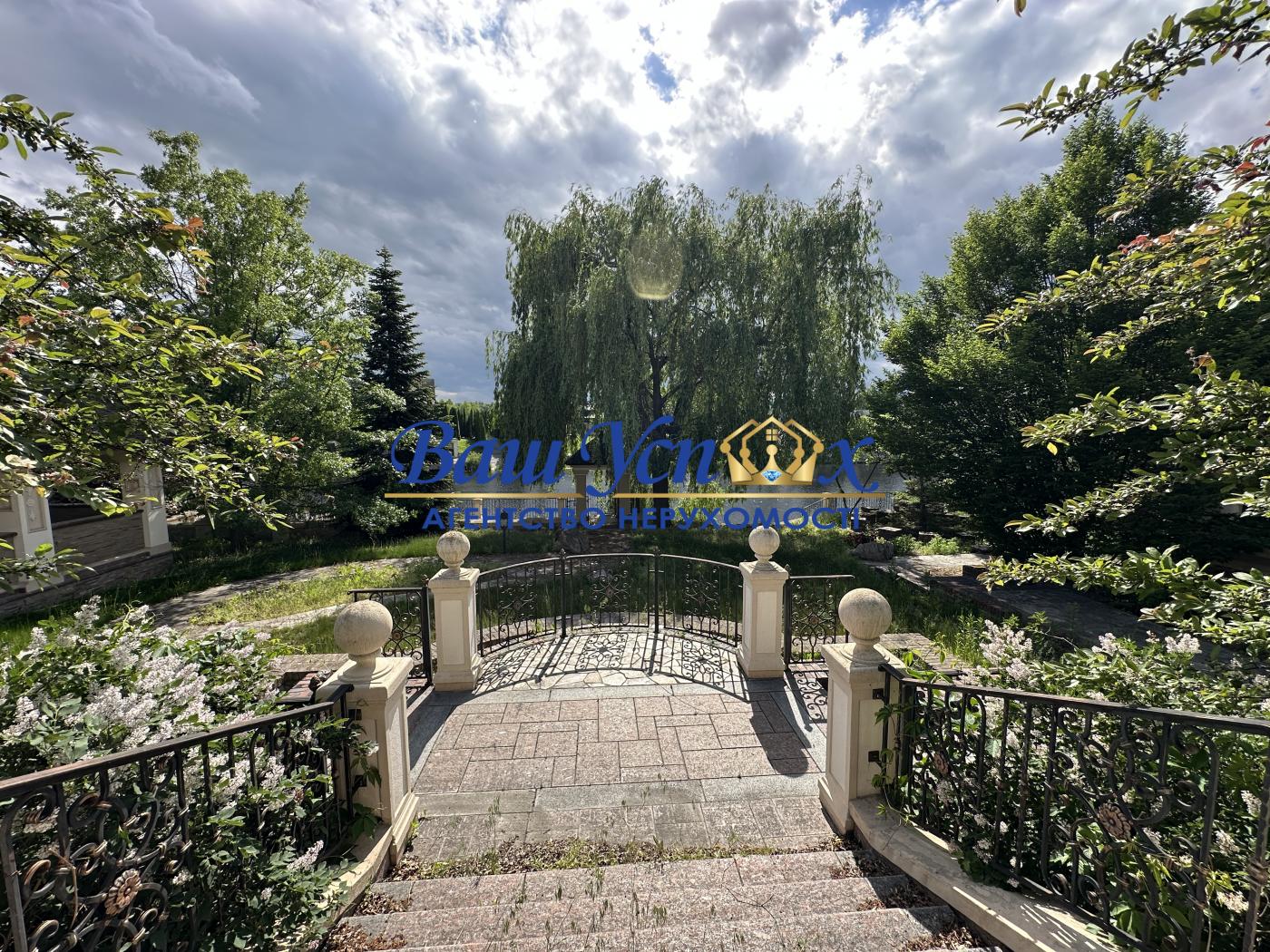 Продажа дома с выходом на реку Днепр.  Конча-Заспа . Дамба.