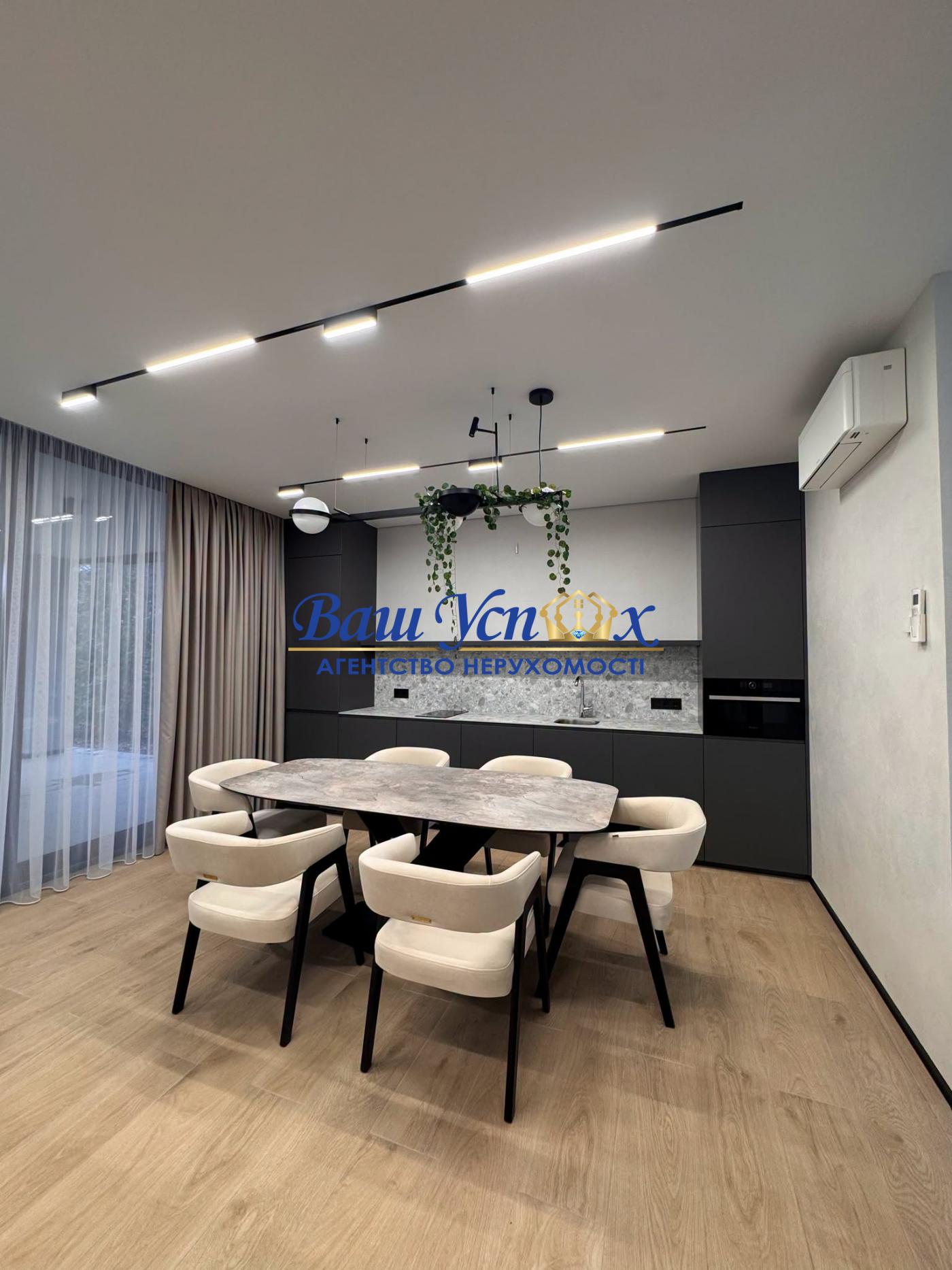 Продажа дома с ремонтом у воды в Riviera Village, Вышгород
