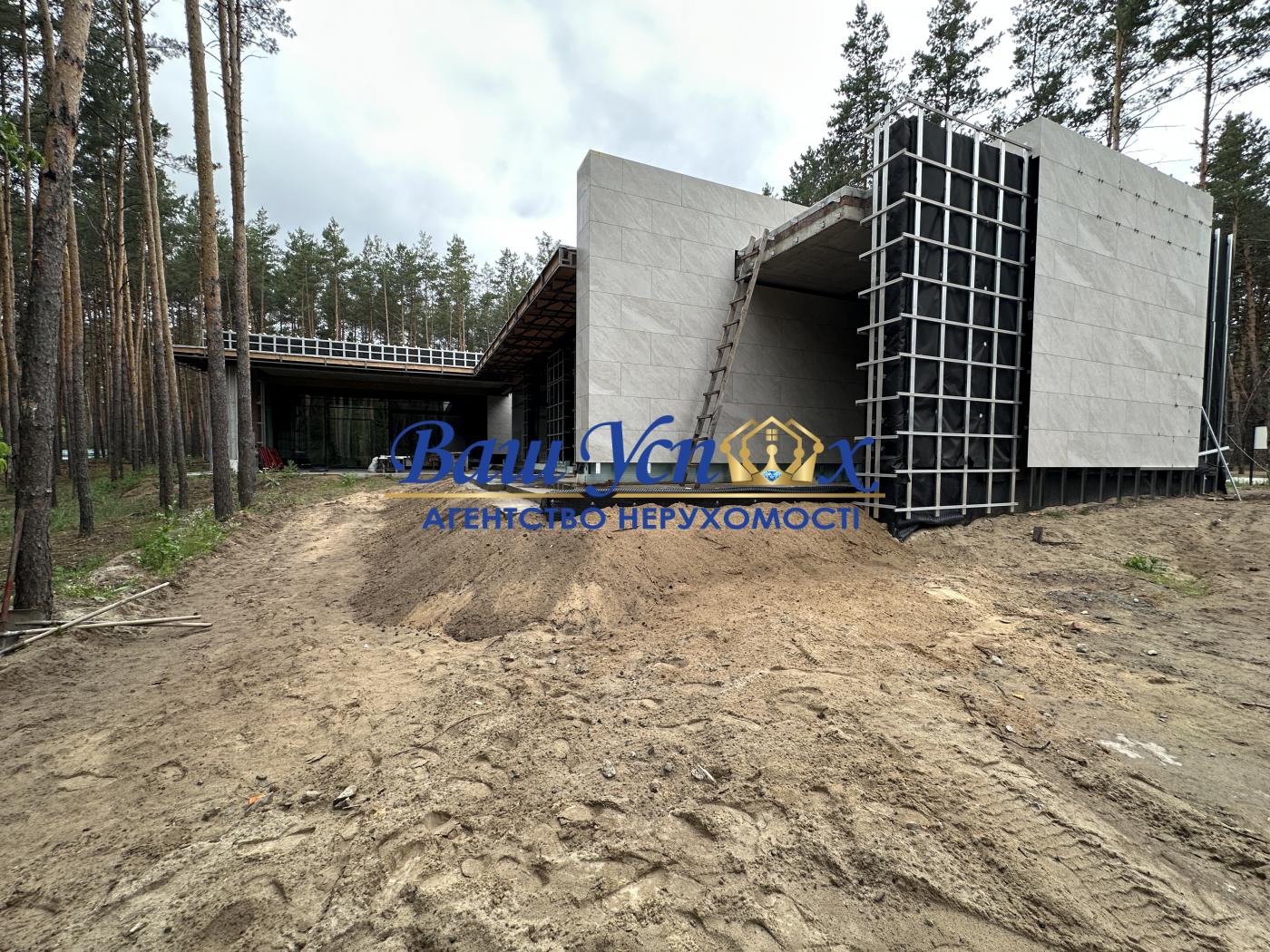 Продажа дома в городке в лесу  село Козин, район Конча- Заспа.