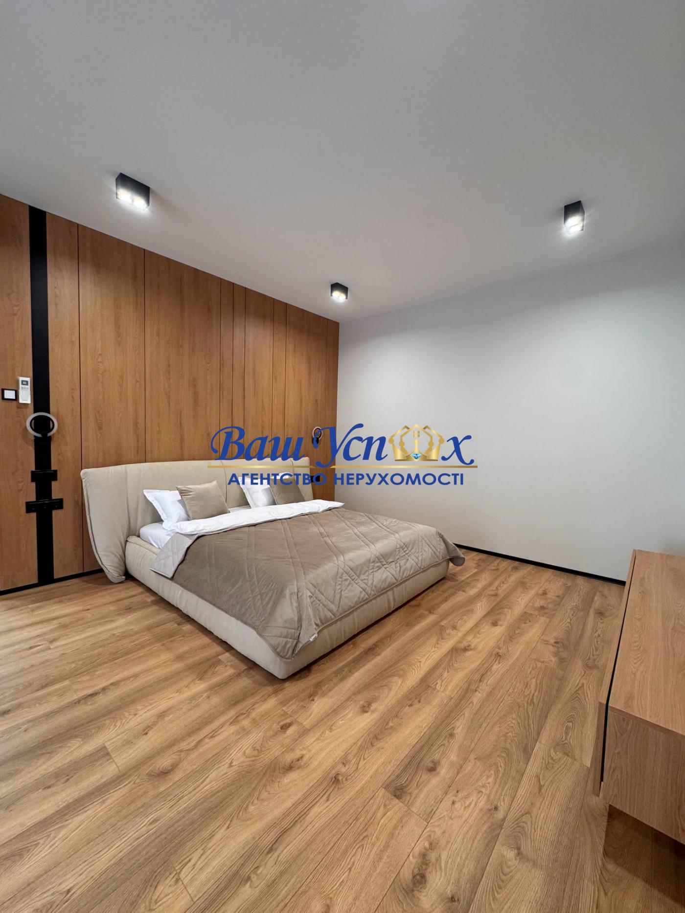 Продажа дома с ремонтом у воды в Riviera Village, Вышгород