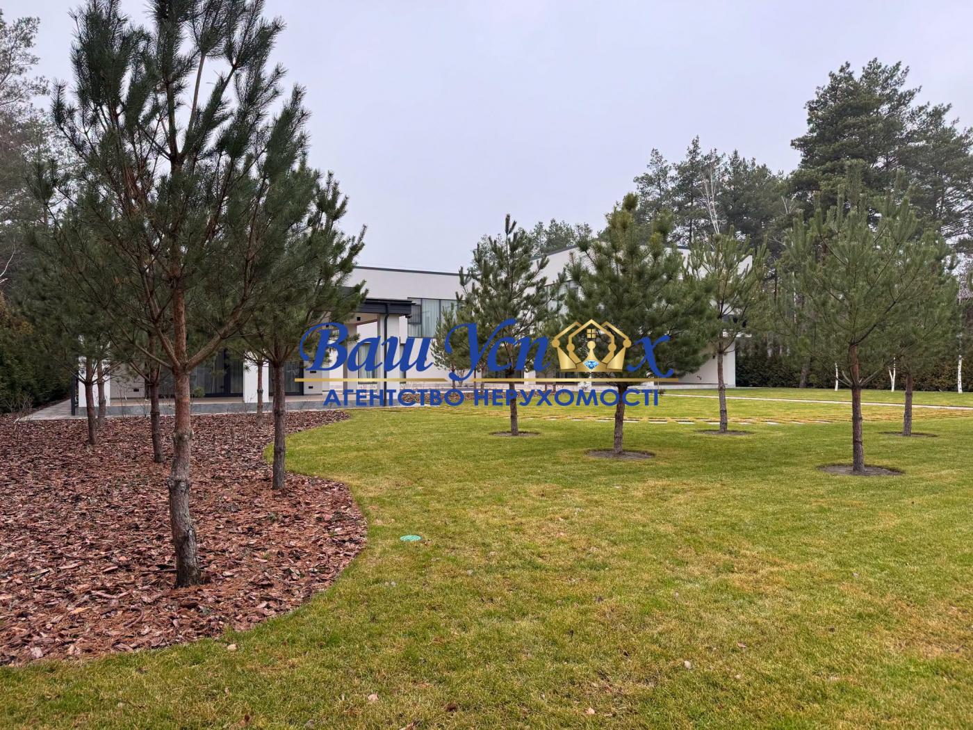 Продажа дома с ремонтом у воды в Riviera Village, Вышгород