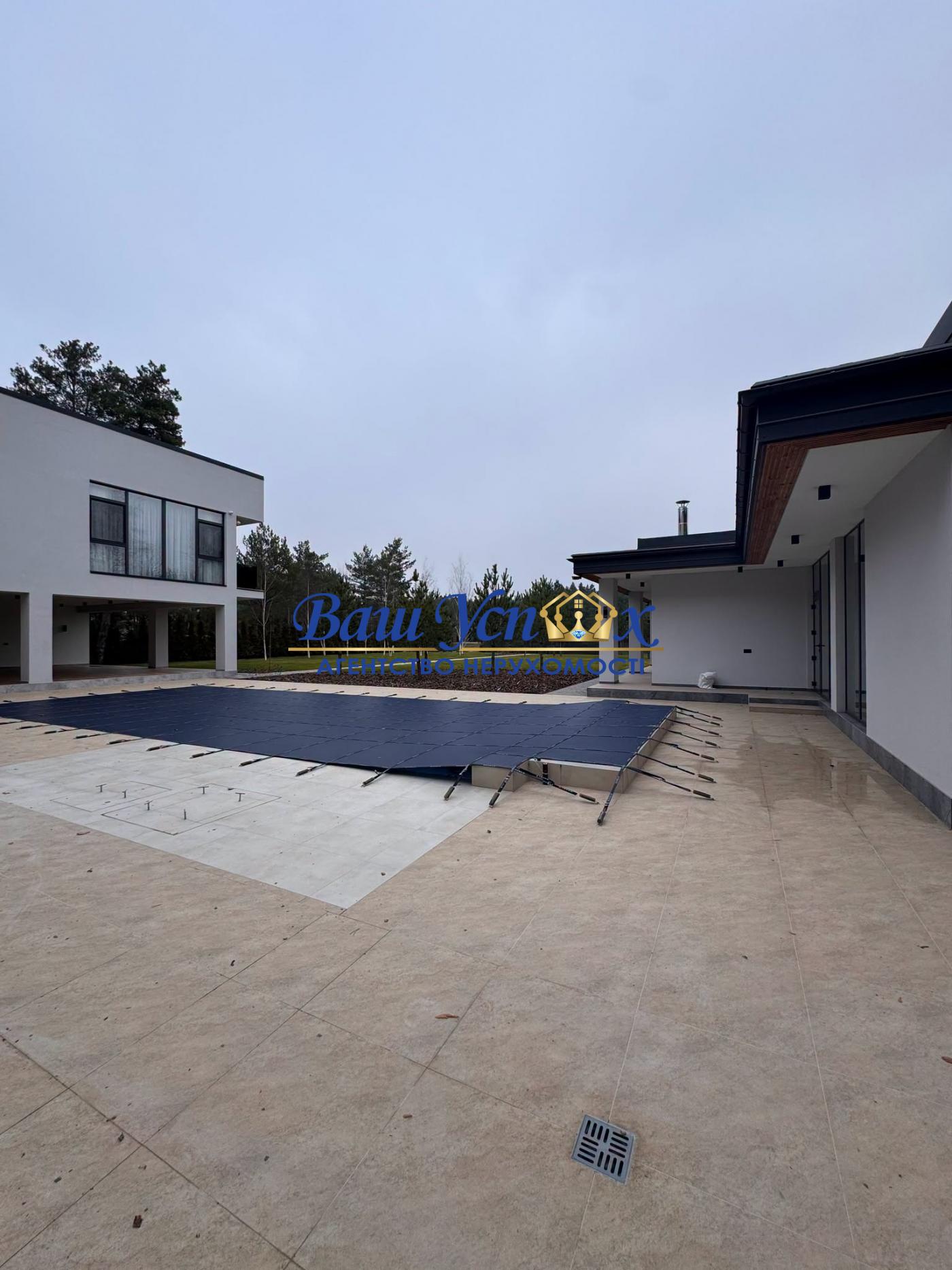 Продажа дома с ремонтом у воды в Riviera Village, Вышгород